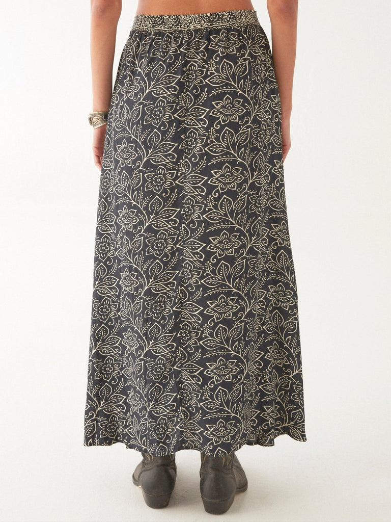 Eeva Skirt - Black Sheep - Maison Hotel