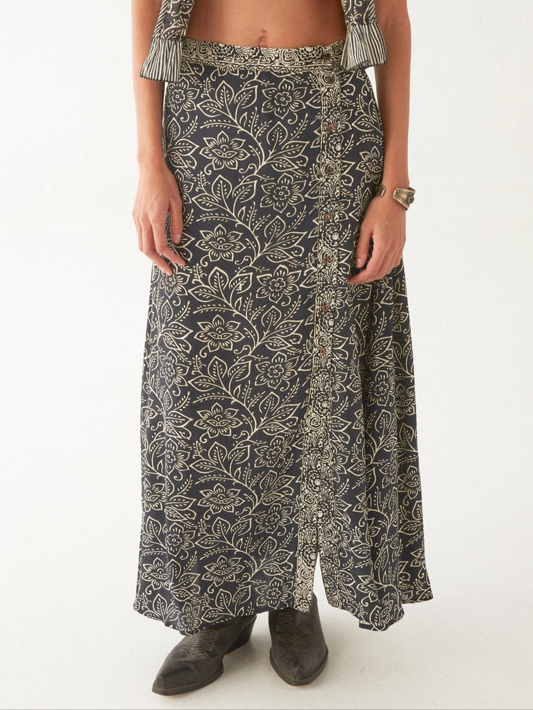 Eeva Skirt - Black Sheep - Maison Hotel