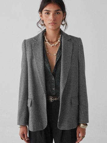 Louise Blazer - Chaville Fossil - Maison Hotel